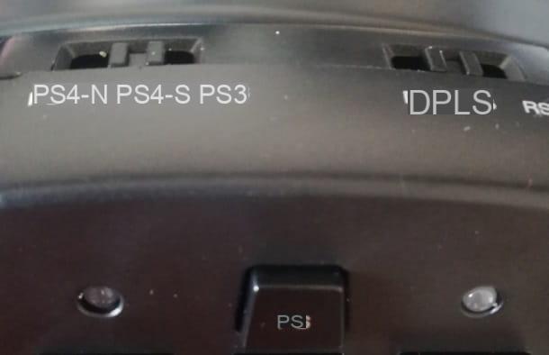 How to connect the wheel to the PS4