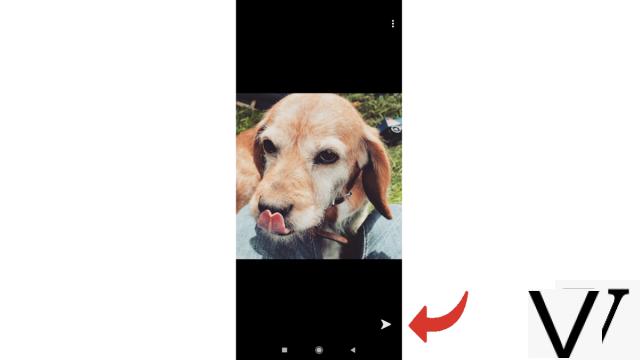 How to send an image from my smartphone to Snapchat?