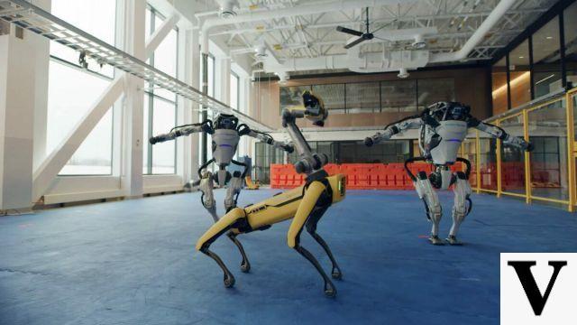 Boston Dynamics robots start dancing (better than you)