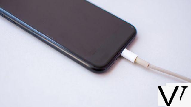 Como consertar o iPhone travado na tela preta?