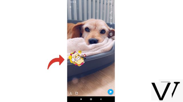 ¿Cómo agregar una pegatina o un gif a un complemento en Snapchat?