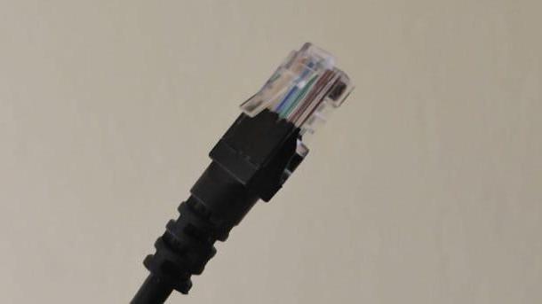 Cómo conectar el cable LAN a PS4