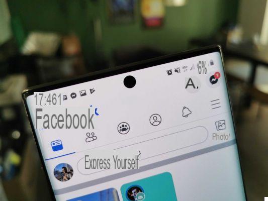 O Facebook no celular permite que você personalize sua barra de atalhos
