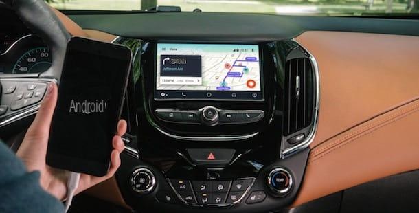 Comment connecter le téléphone à la voiture