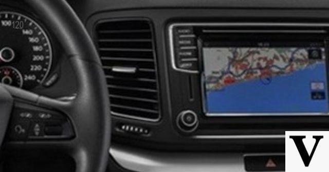 CarPlay, Android Auto, MirrorLink: a guerra do painel é declarada