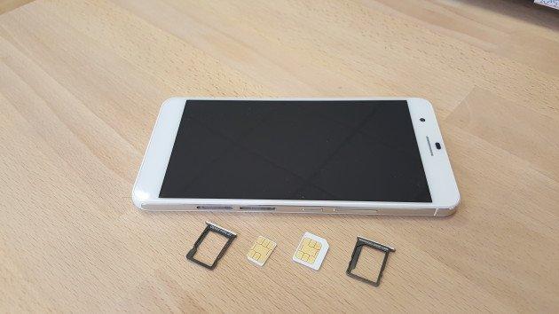 A dual-SIM smartphone, why, how and for whom?