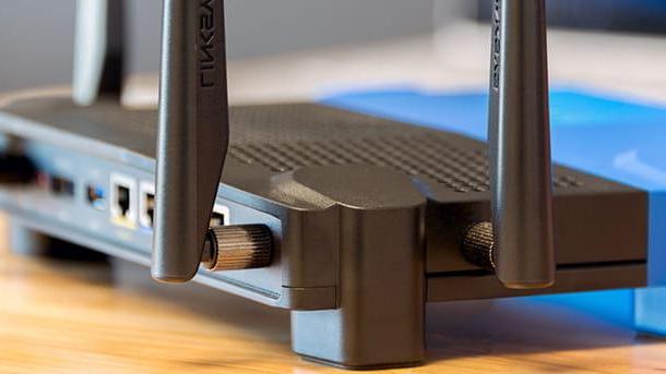 How to connect external WiFi antenna to the router